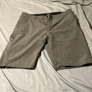 Kenneth Cole Mens 34” Waist Tech Shorts Light Gray